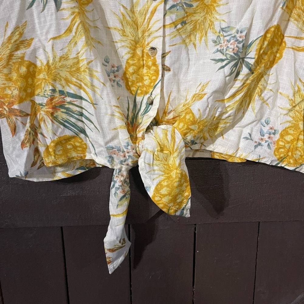 APRIL KISS - button up blouse - Picture 3 of 7